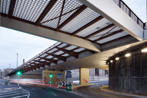 Passerelle-pietonne-Pave-vegetal-Marseille_architecte-SEURA