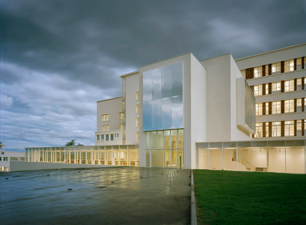 09