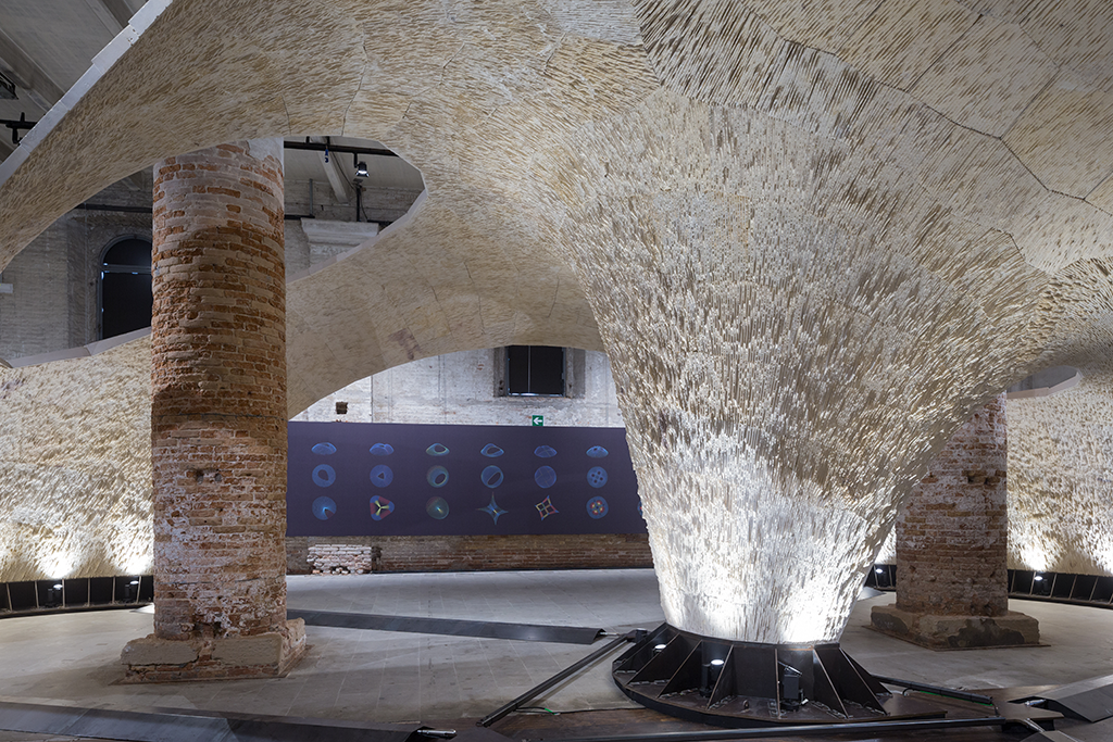 The stone vault by the Block Research Group at the Beyond Bending exhibition during the 2016 Venice Biennale. © Iwan Baan