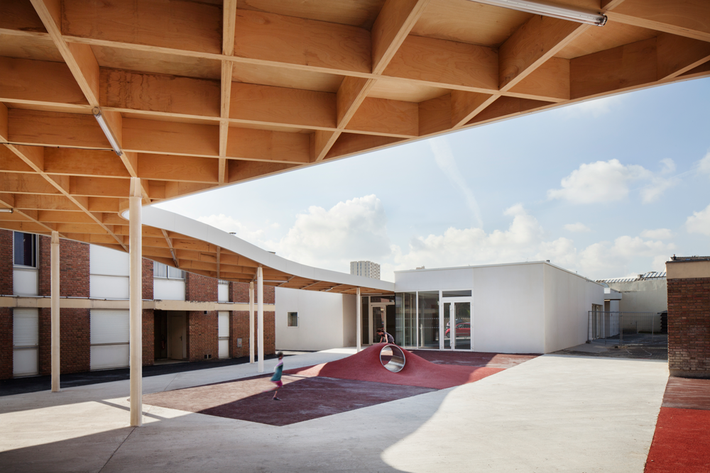 Extension du groupe scolaire Charlie Chaplin, La Courneuve, 2015 © Charly Broyez