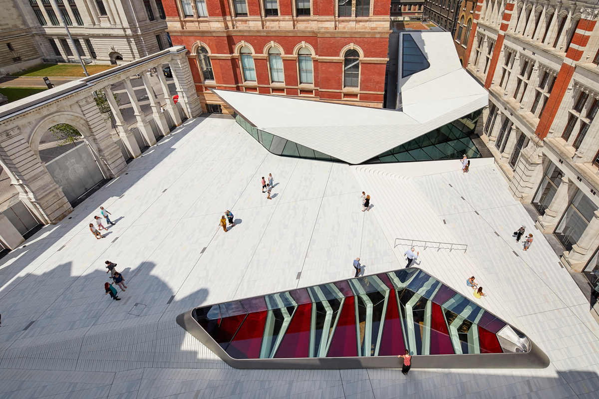 3_The-Sackler-Courtyard,-V&A-Exhibition-Road-Quarter,-designed-by-AL_A-©Hufton+Crow