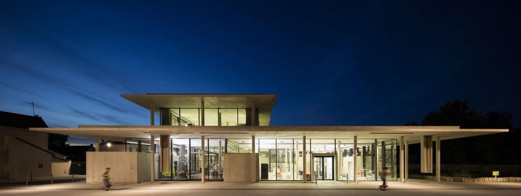 Bibliothèque multimédia à Osny, France, 2015. © Triptyque