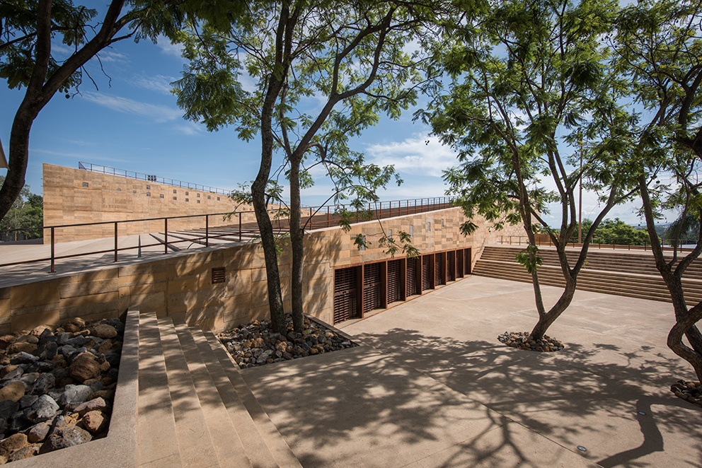 Teopanzolco Cultural Center © Isaac Broid + PRODUCTORA