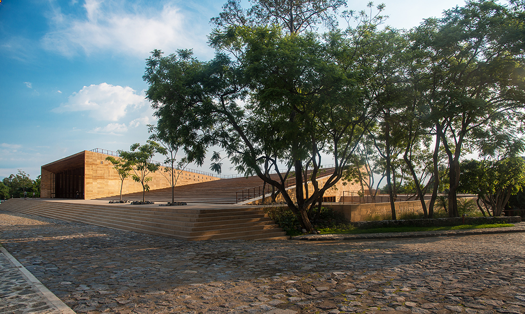 Teopanzolco Cultural Center © Isaac Broid + PRODUCTORA