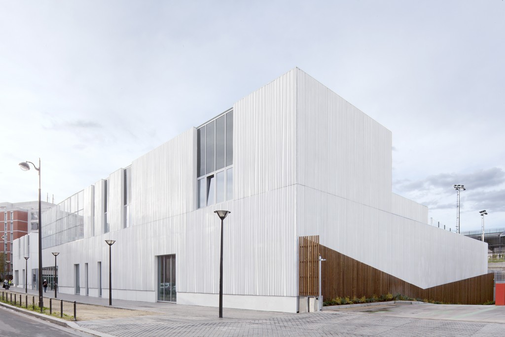 Centre sportif, Centre Pedopshychologique et espace jeunes, ZAC des Lilas (Paris), livraison 2014 © F.Mattuzzi