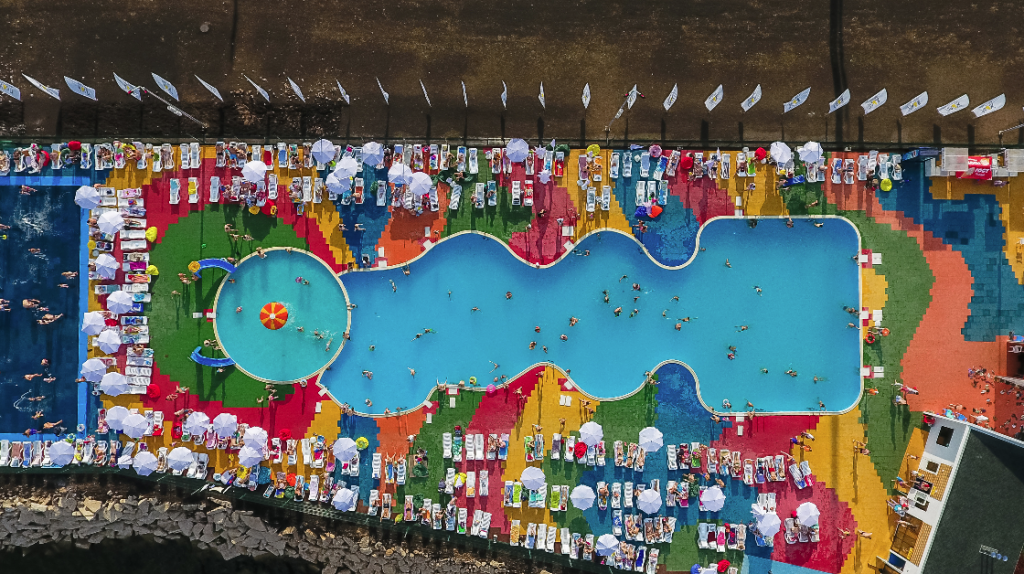 Vue aérienne de la piscine de la Ville d'Almetyevsk © Ivan Petrov