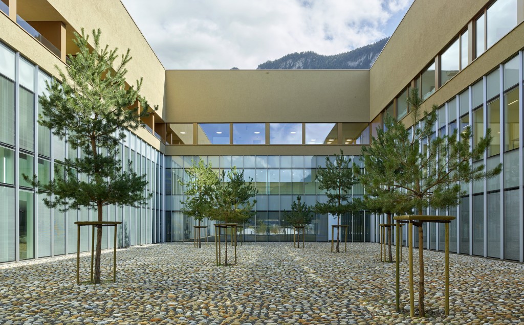 Hôpital Riviera-Chablais, Vaud-Valais, Suisse (2019). Architectes associés ; Groupe-6 et GD architectes. Photo : ©Thomas Jantscher