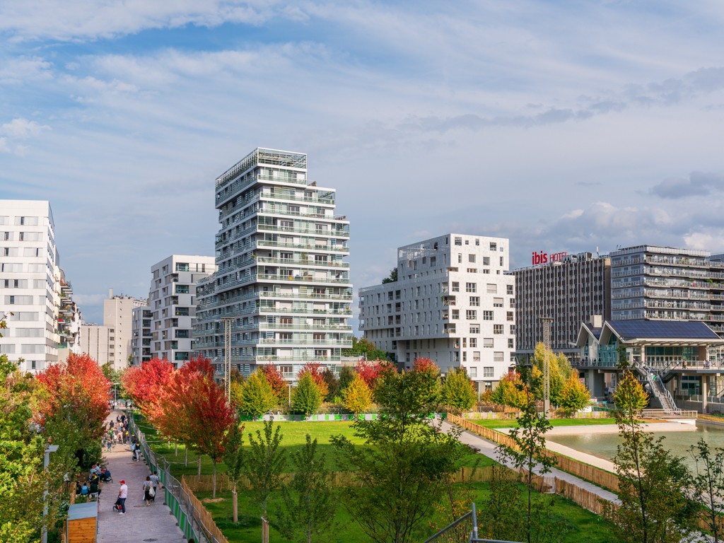 Une nouvelle place pour la nature en ville ? l’éco-quartier Clichy-Batignolles. Photos 2 et 3: atelier philéas, gausa + raveau. Photos © Pierre Chatel-Innocenti 