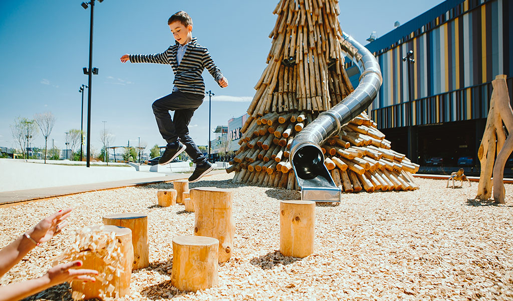 "Creaking Stumps" , Yekaterinburg, 2019 © Valentina Shumilova
