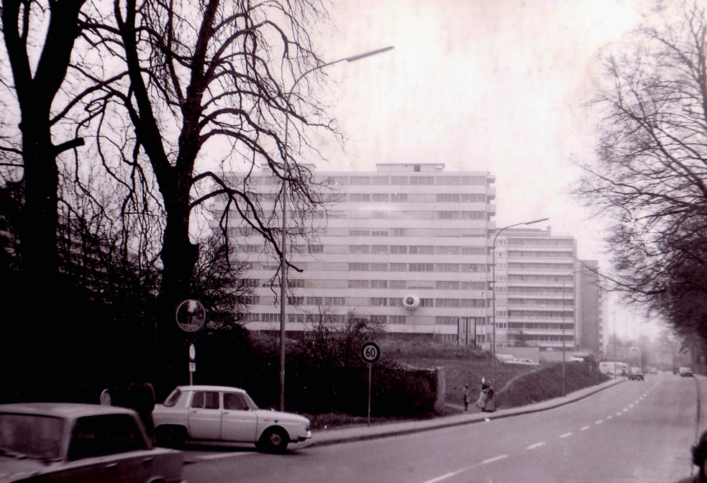 Marcel Lachat. Ventouse sur la façade d'un HLM. Genève © Collection Nelly Chanéac