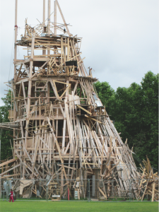 Tadashi Kawamata, Collective Folie, Parc de la Villette, Paris, 2013 © Tadashi Kawamata. Photo. Archives kamel mennour / EPPGHV. Courtesy the artist and kamel mennour, Paris/London