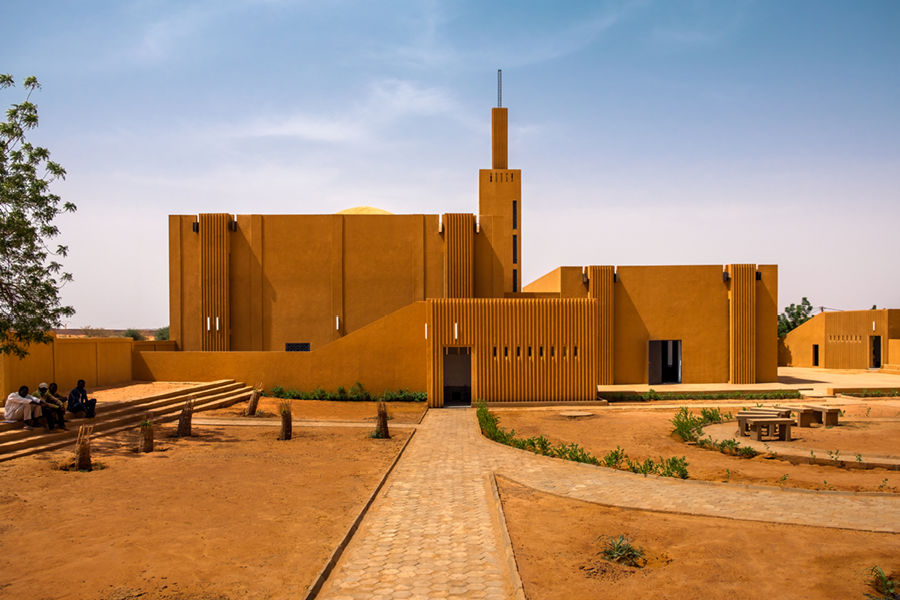 Atelier Masomi, Studio Chahar, Hikma Religious and Secular Complex, Niger, 2018 © James Wang